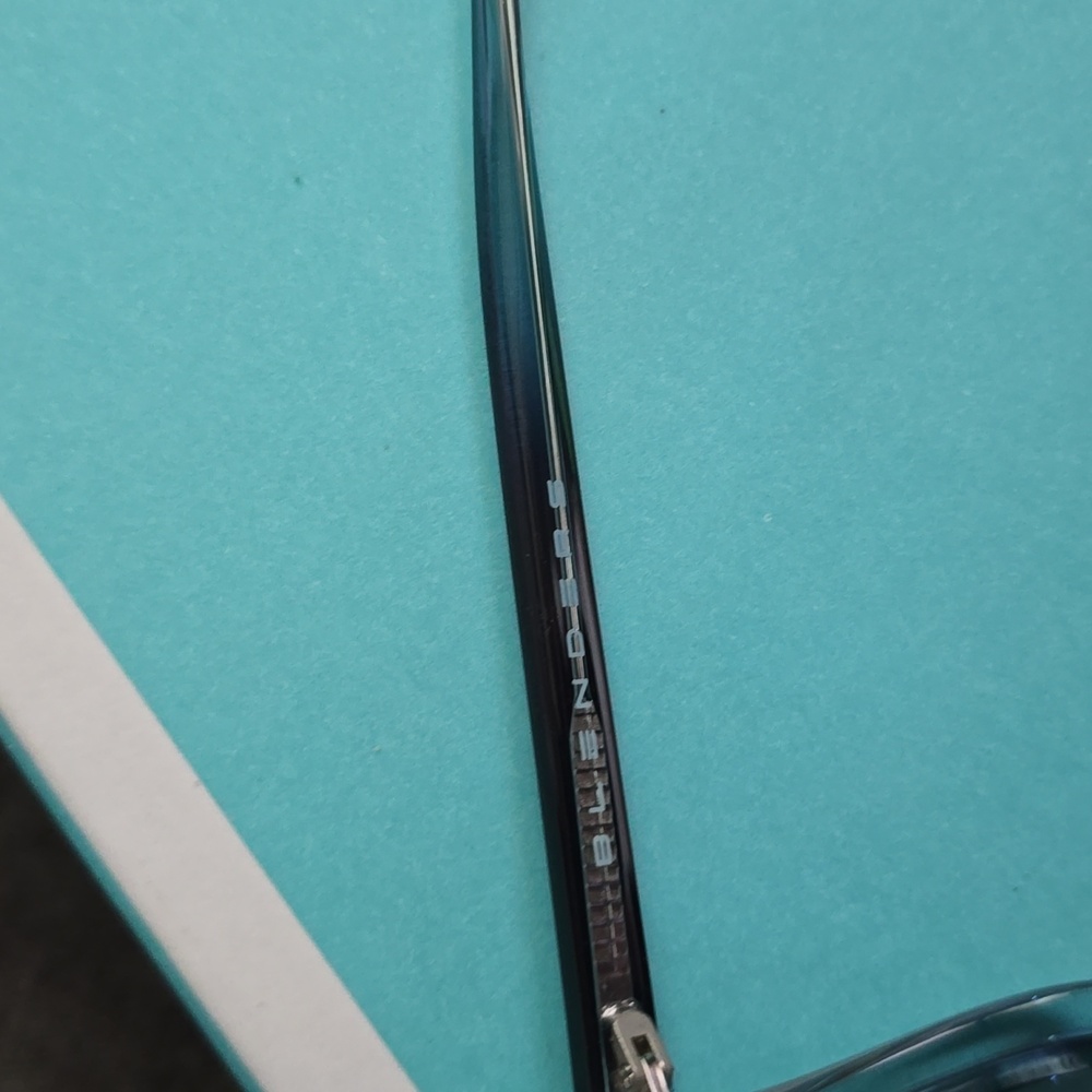 Blenders Womens Blue Gradient Polarized Sunglasses * Rain Dance *Good Condition - Picture 4 of 5